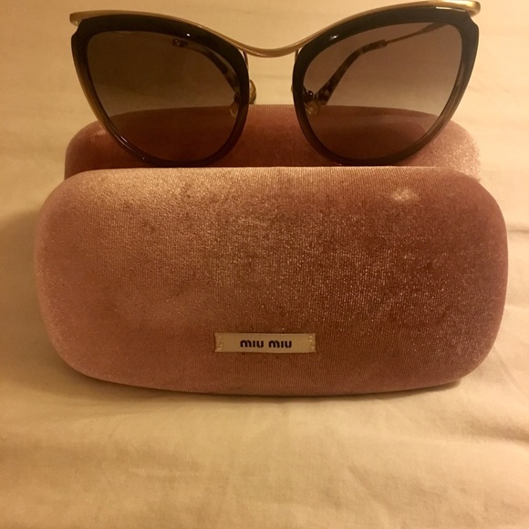 AUTHENTIC MIU MIU Cat Eye Sunglasses with case - Picture 2 of 8